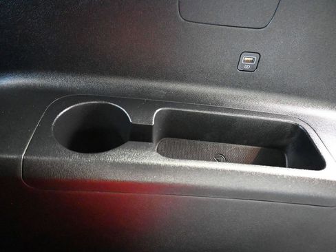 Used 2022 Kia Sorento S image 40