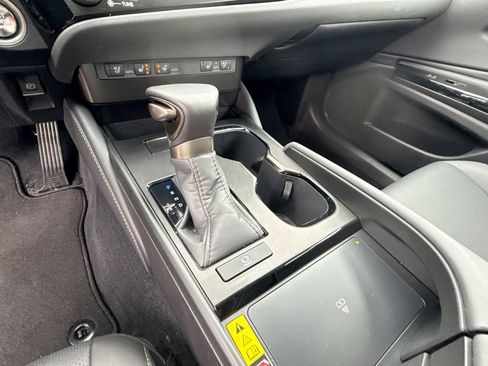Used 2025 Lexus ES 350 w/ Premium Package FWD image 20
