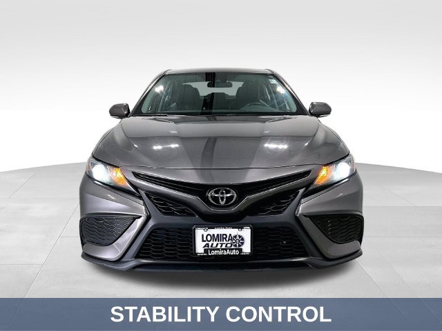 Used 2024 Toyota Camry SE FWD image 3