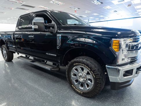Used 2017 Ford F350 Lariat w/ Chrome Package AWD/4WD image 4