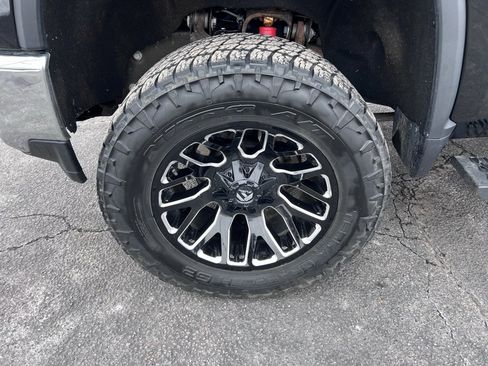 Used 2022 Chevrolet Silverado 2500 LT w/ Convenience Package image 14