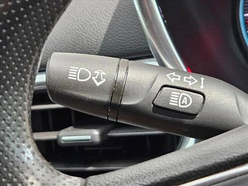 Used 2020 Chevrolet Equinox LT w/ LPO, Floor Liner Package FWD image 20
