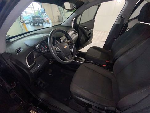 Used 2019 Chevrolet Trax LS w/ Tint and Cruise Package FWD image 27