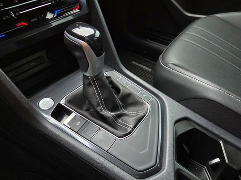 Certified 2023 Volkswagen Tiguan SE R-Line FWD image 37