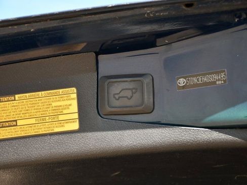 Used 2013 Toyota Highlander Limited image 28