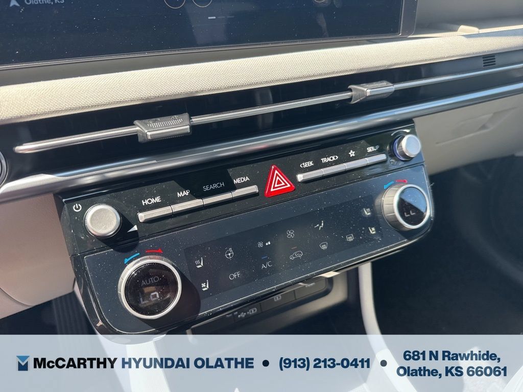 Used 2025 Hyundai Tucson Limited AWD/4WD image 24