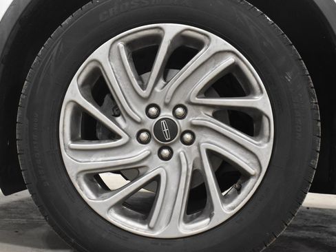 Used 2021 Lincoln Corsair FWD image 28