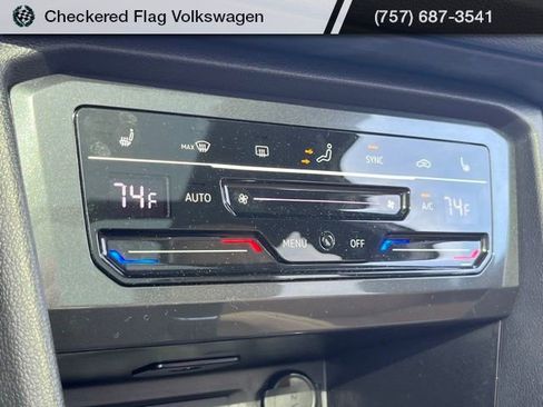 Used 2024 Volkswagen Tiguan SE w/ Panoramic Sunroof Package AWD/4WD image 43