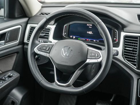 Used 2023 Volkswagen Atlas SE w/ Panoramic Sunroof Package FWD image 16