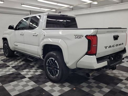 Used 2024 Toyota Tacoma TRD Sport w/ TRD Sport Upgrade Package RWD image 4