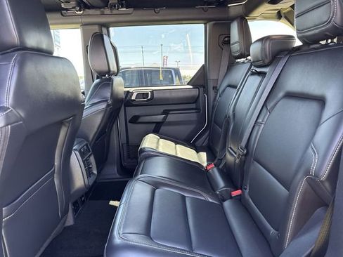 Used 2025 Ford Bronco Outer Banks AWD/4WD image 11