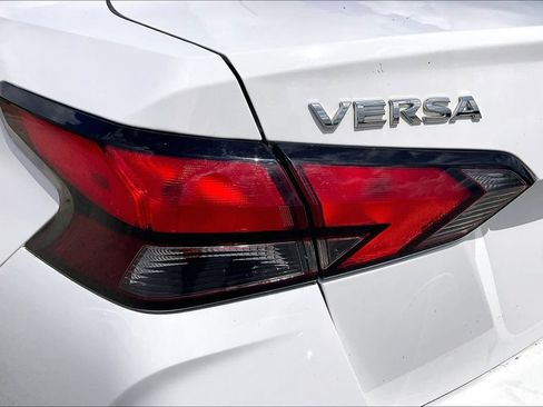 Used 2023 Nissan Versa S FWD image 20