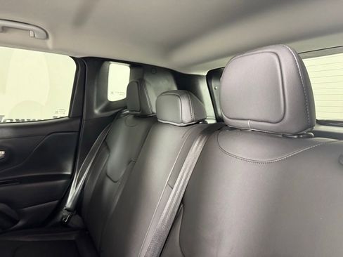 Used 2023 Jeep Renegade Trailhawk w/ Trailhawk Elite Group image 24