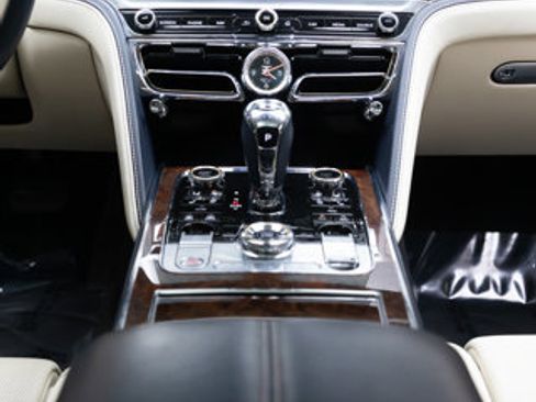 Used 2021 Bentley Flying Spur W12 image 82