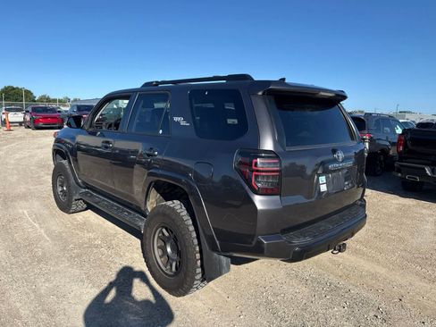 Used 2020 Toyota 4Runner 4WD image 2