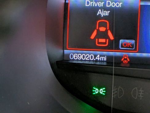 Used 2019 Ford Edge SEL w/ Equipment Group 201A image 16