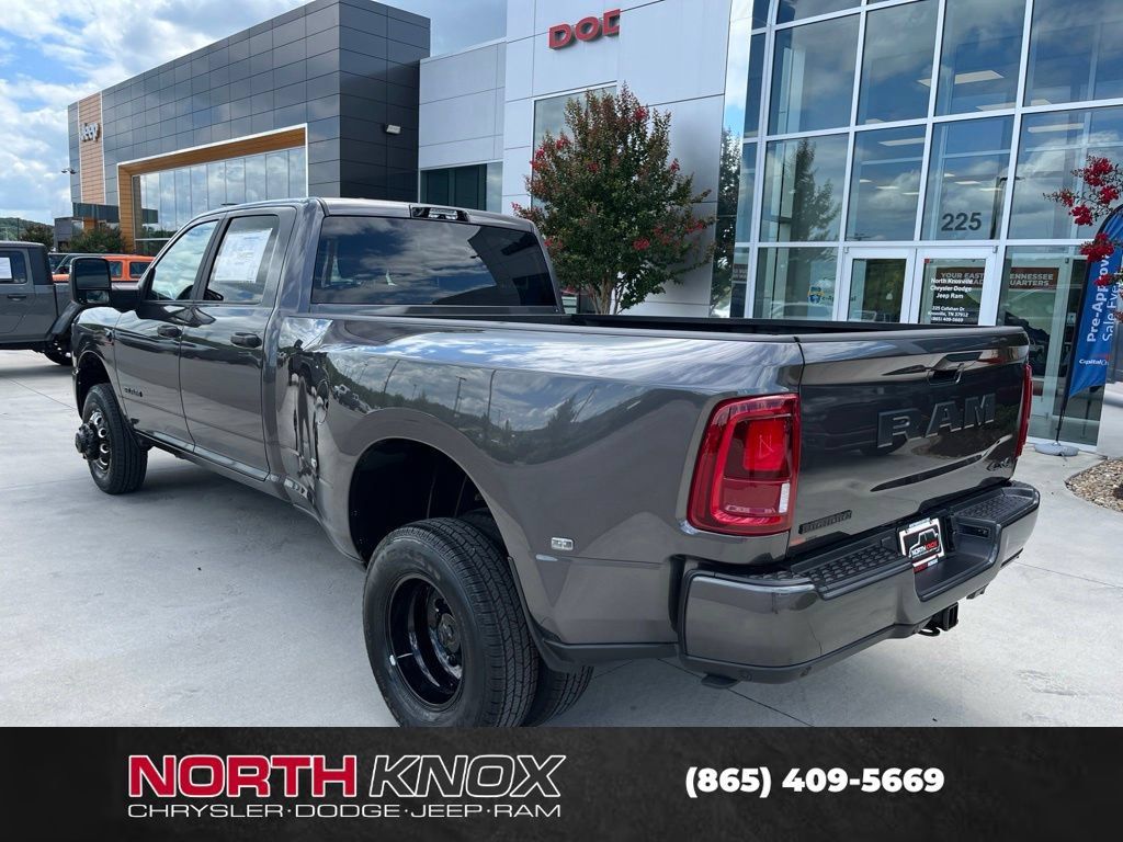 New 2026 RAM 3500 Big Horn AWD/4WD image 18