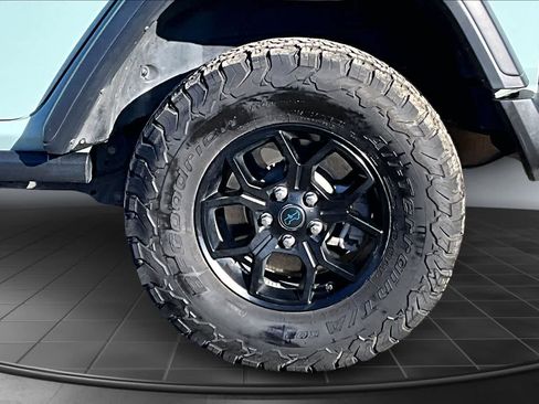 Used 2024 Jeep Wrangler Willys image 36