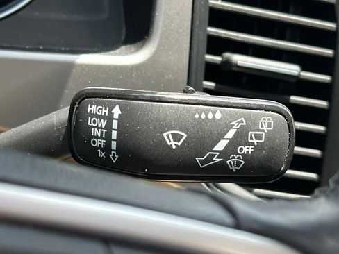 Used 2021 Volkswagen Atlas SE w/ Towing Package FWD image 28