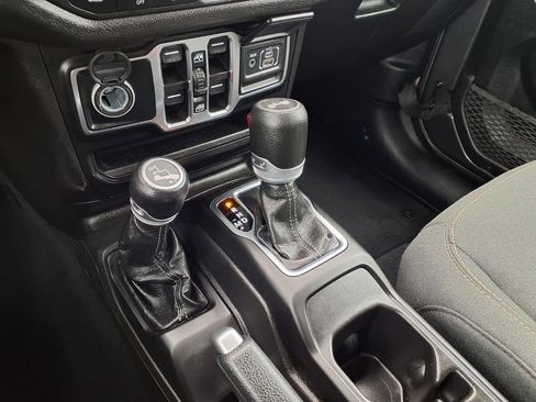 Certified 2024 Jeep Wrangler Sport S image 9