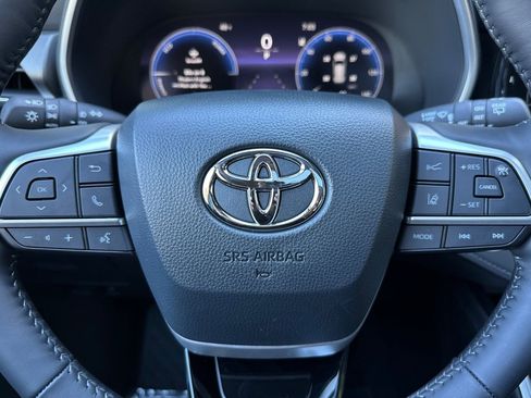 New 2026 Toyota Highlander Limited image 29