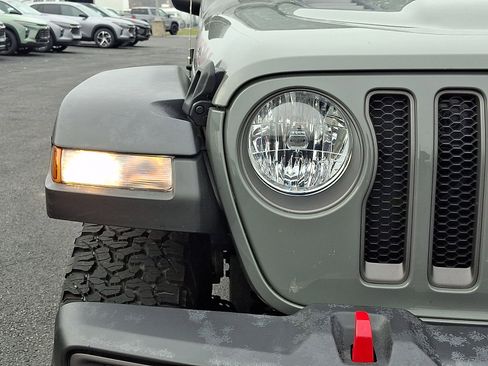 Used 2023 Jeep Wrangler Unlimited Rubicon w/ Cold Weather Group image 9