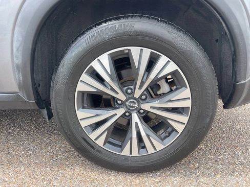 Used 2022 Nissan Rogue SV AWD/4WD image 17