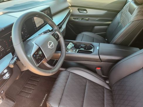 Certified 2025 Nissan Murano Platinum w/ Cargo Package AWD/4WD image 16