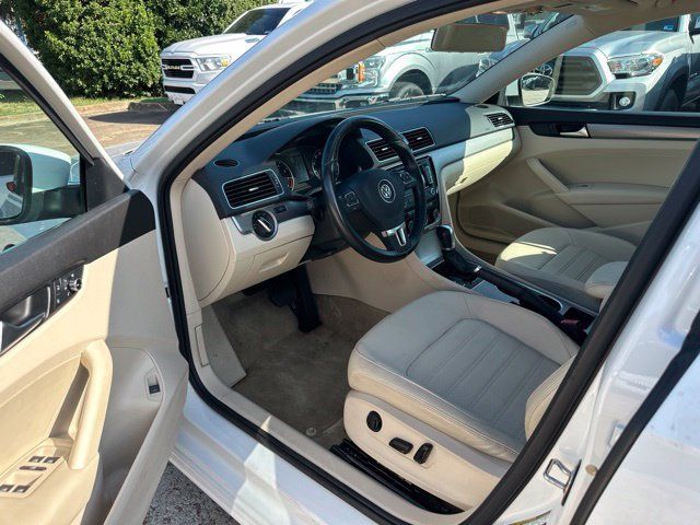 Used 2015 Volkswagen Passat 1.8T SE FWD image 9