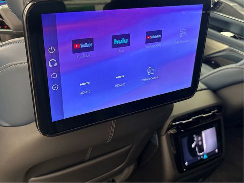 New 2025 Cadillac Escalade IQ Sport 2 w/ LPO, ONYX Package image 22