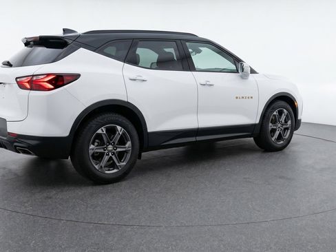 Used 2025 Chevrolet Blazer LT FWD image 9