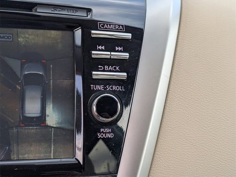 Used 2018 Nissan Murano SL w/ Moonroof Package image 15