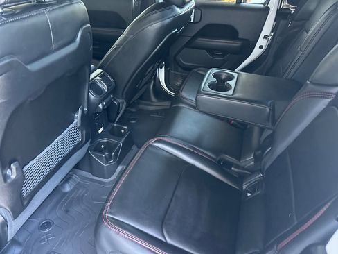 New 2025 Jeep Gladiator Rubicon image 12