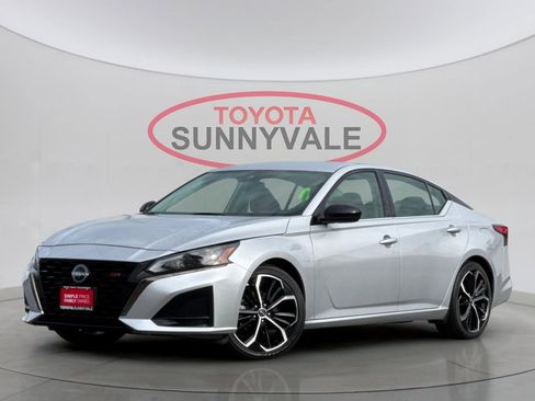 Used 2024 Nissan Altima 2.5 SR image 2