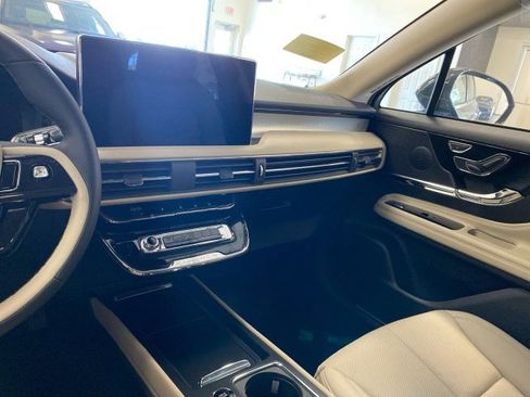 New 2025 Lincoln Corsair AWD w/ Equipment Group 101A image 12