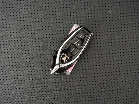 Used 2021 Lamborghini Urus AWD/4WD image 21