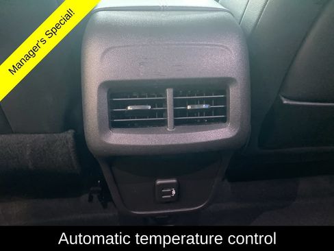 Used 2024 GMC Terrain SLT AWD/4WD image 11