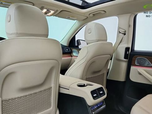 Used 2025 Mercedes-Benz GLS 450 4MATIC w/ AMG Line Exterior image 34