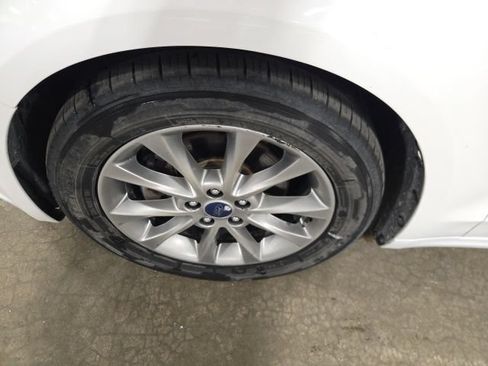 Used 2017 Ford Fusion SE FWD image 11