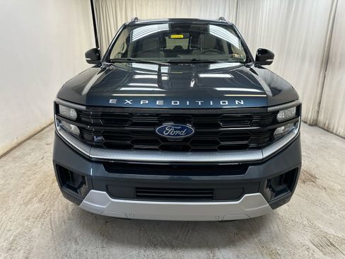 Used 2025 Ford Expedition Platinum AWD/4WD image 9