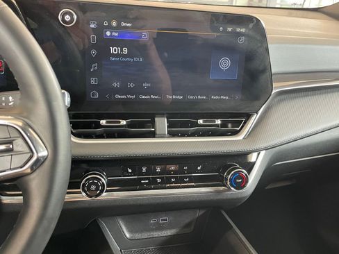 Used 2025 Chevrolet Equinox LT image 18