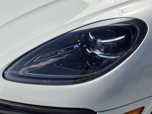 Used 2025 Porsche Macan S image 11