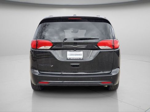 Used 2018 Chrysler Pacifica Touring-L Plus w/ Advanced Safetytec Group image 21