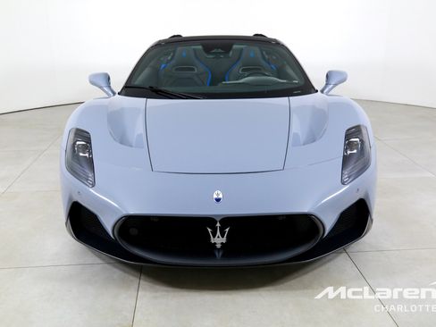 Used 2023 Maserati MC20 Spyder image 5