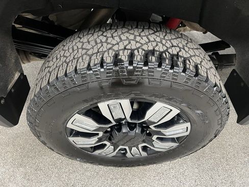 Used 2024 GMC Sierra 3500 Denali AWD/4WD image 17