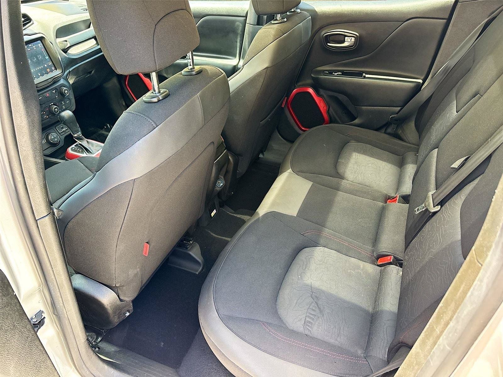 Used 2018 Jeep Renegade Trailhawk w/ UConnect 8.4 Nav Group AWD/4WD image 24
