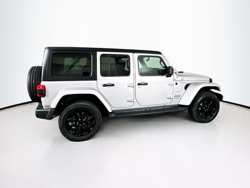 Used 2022 Jeep Wrangler Sahara image 10