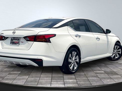 Certified 2025 Nissan Altima 2.5 S FWD image 14