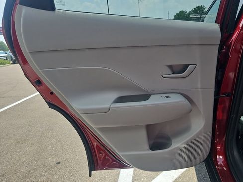 Used 2024 Hyundai Kona SEL FWD image 28