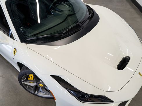 Used 2021 Ferrari F8 Tributo RWD image 32